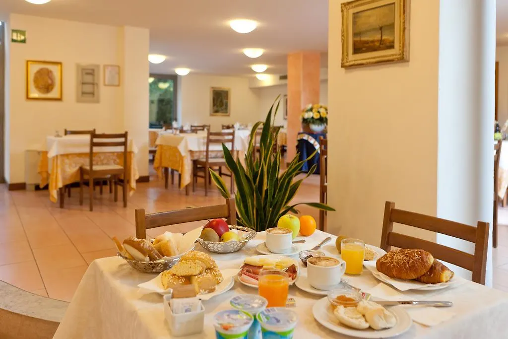 Hotel Idania Bardolino 3*,  Italien
